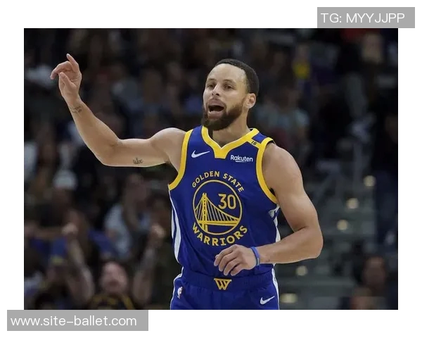 库里神勇抢断波杰姆飞扑救球助球队逆转赢得比赛胜利